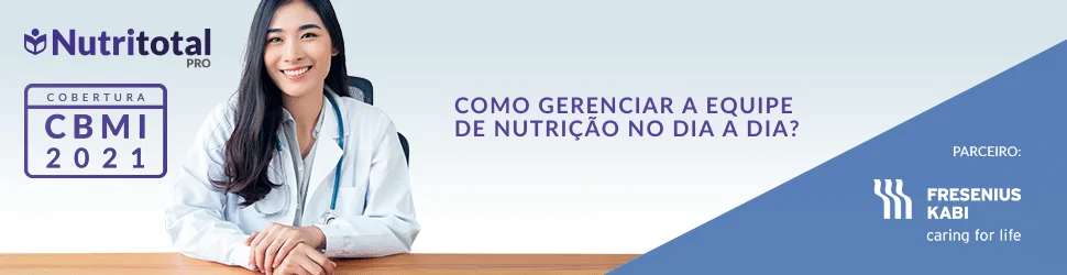 Banner da cobertura CBMI 2021 sobre "Como gerenciar a equipe de nutrição no dia a dia?", com uma mulher usando jaleco branco sentada na cadeira