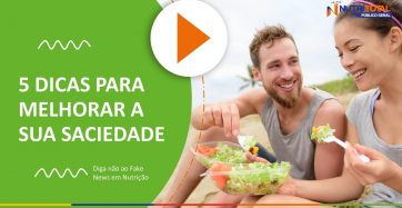 Banner do vídeo "5 DICAS PARA MELHORAR A SUA SACIEDADE" com um casal comendo alface sentados na calçada.