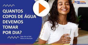 Banner do video "QUANTOS COPOS DE ÁGUA DEVEMOS TOMAR POR DIA?" com uma menina segurando um copo de agua na mão.